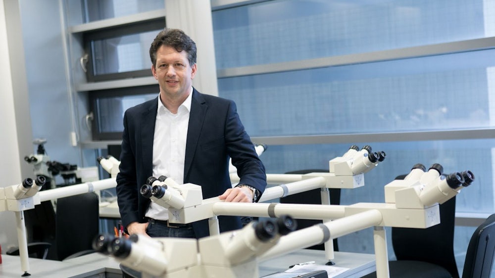 Prof. Dr. Armin Giese Prof. Dr. Armin Giese